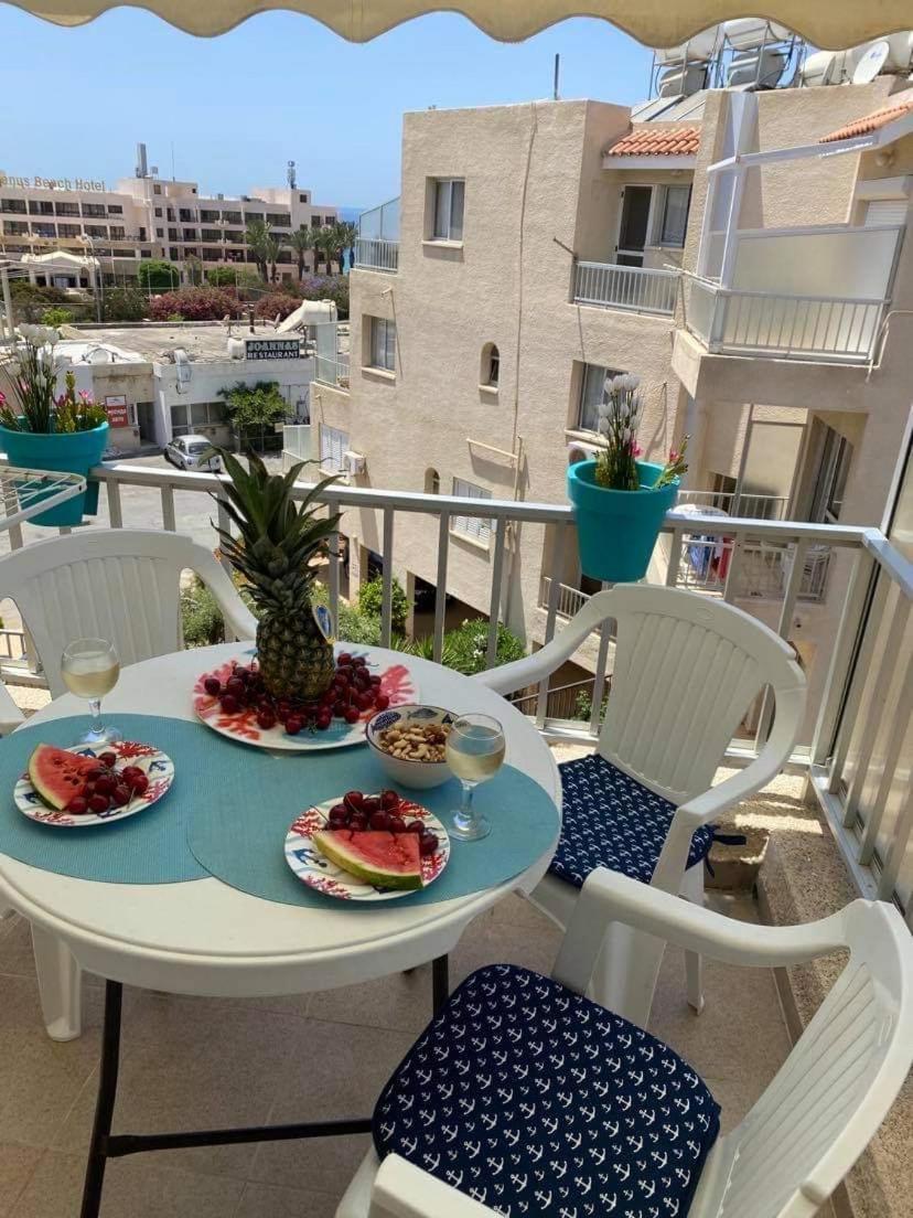 Modern Apartment In Pafos Near The Sea Екстериор снимка