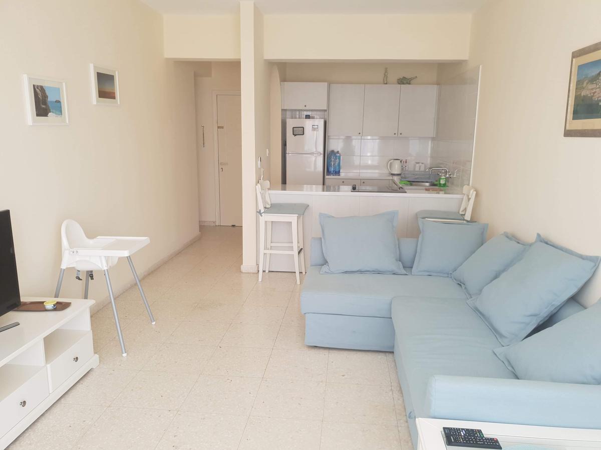 Modern Apartment In Pafos Near The Sea Екстериор снимка